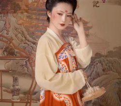 【汉服摄影】照花前后镜，花面交相映