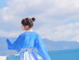 买完汉服上身后发现....