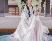 汉服拍照姿势 | 丢掉傻笑剪刀手，这几个姿势让你成为朋友圈点赞王！
