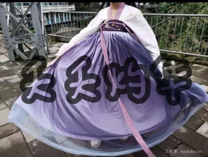 图片动态：出池夏家的汉服，山鬼-霜夜
转圈圈贼好看的哦
呜呜呜，出衣，-图片3