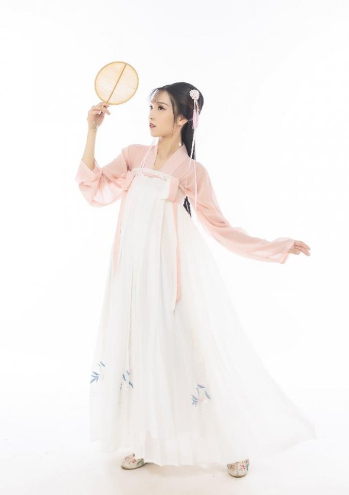 图片动态：原创上新汉服，((٩(//̀Д/́/)۶))有喜欢的嘛-图片6