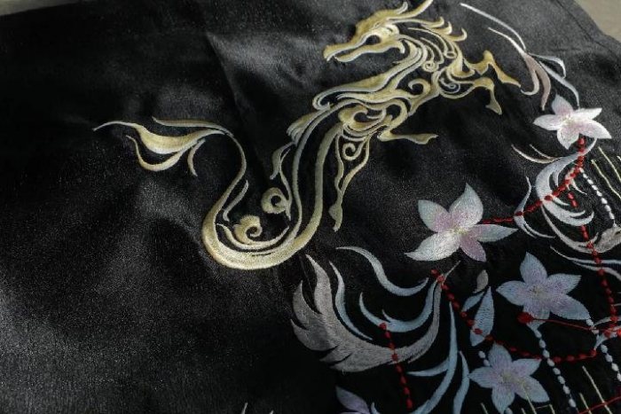 图片动态：越罗衫袂迎春风
 玉刻麒麟腰带红-《秦宫诗》-图片8