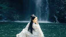 【汉服私影】千载苍山悬瀑