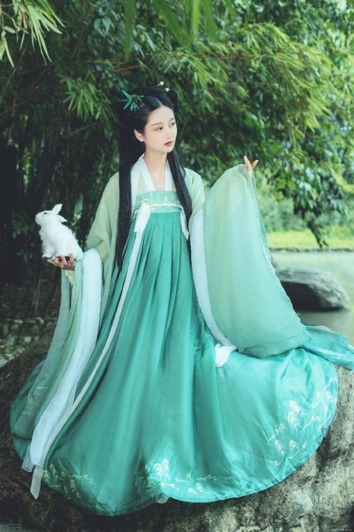 图片动态：（齐胸衫裙+大袖衫+披帛）
一片式  4.5米摆  仅图片色-图片3