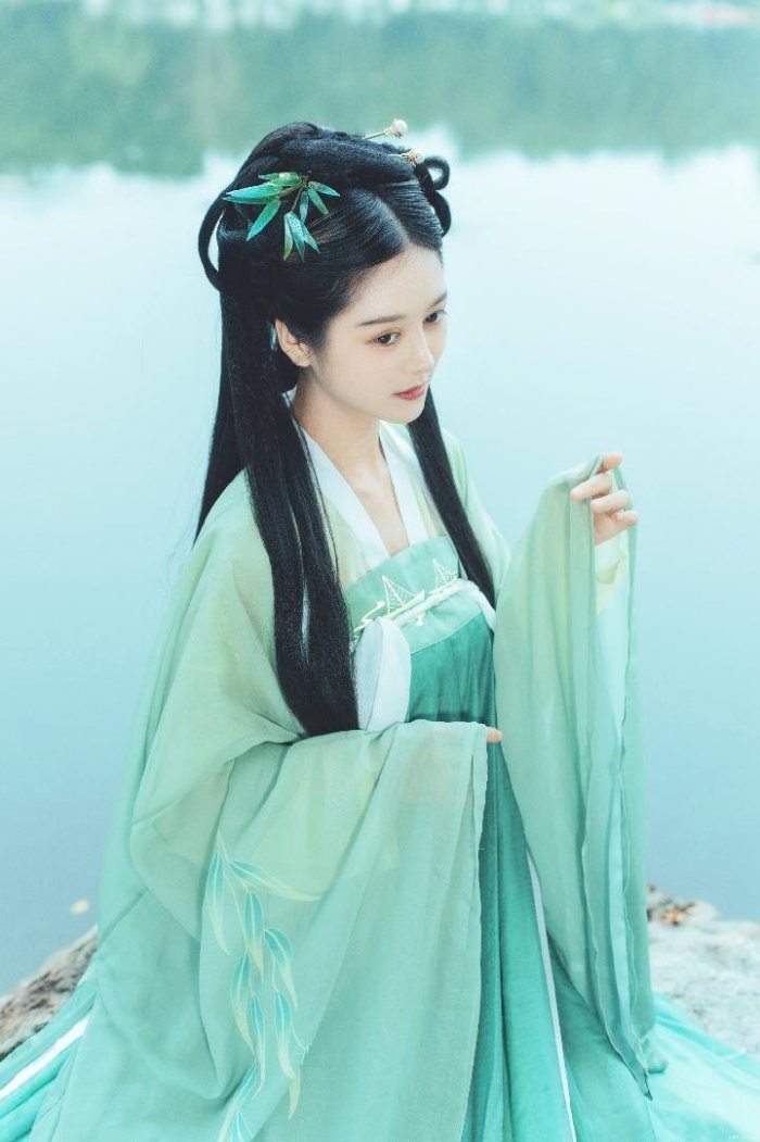 图片动态：（齐胸衫裙+大袖衫+披帛）
一片式  4.5米摆  仅图片色-图片6