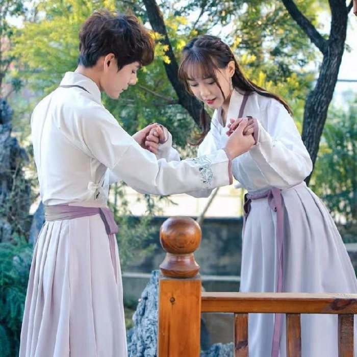 图片动态：白菜价汉服，女款，穿着舒服
送流苏夹子（一对）
245三件套-图片4