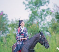 【汉服武侠】平明拂剑朝天去，薄暮垂鞭醉酒归