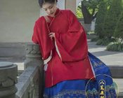 图片动态：安利
店铺  八荒原创汉服
圈金斜襟立袄，淘宝搜索，立即下单