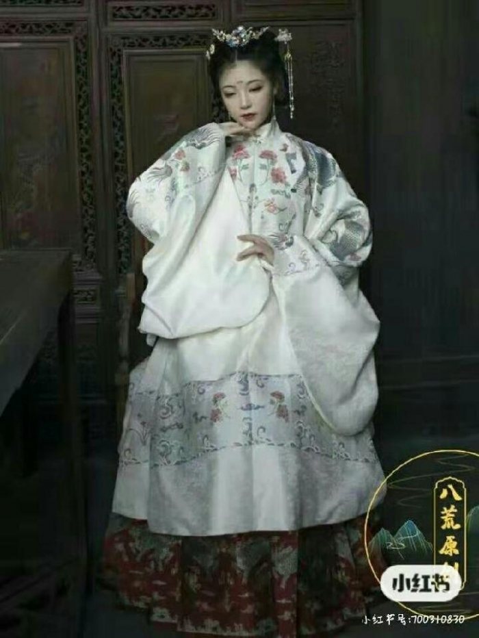 图片动态：安利
店铺 八荒原创汉服
麒麟游妆花马面颜色可选-图片1