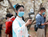口罩难掩“汉服热”