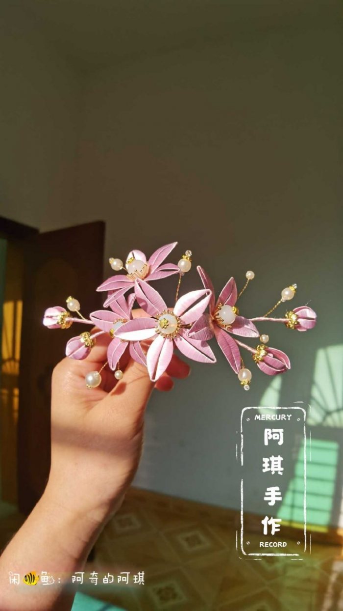 图片动态：仿插画头饰，图源：涂鸦王国栩蝶
一只小蜻蜓-图片1