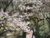 【汉服美景】掬水月在手，弄花香满衣