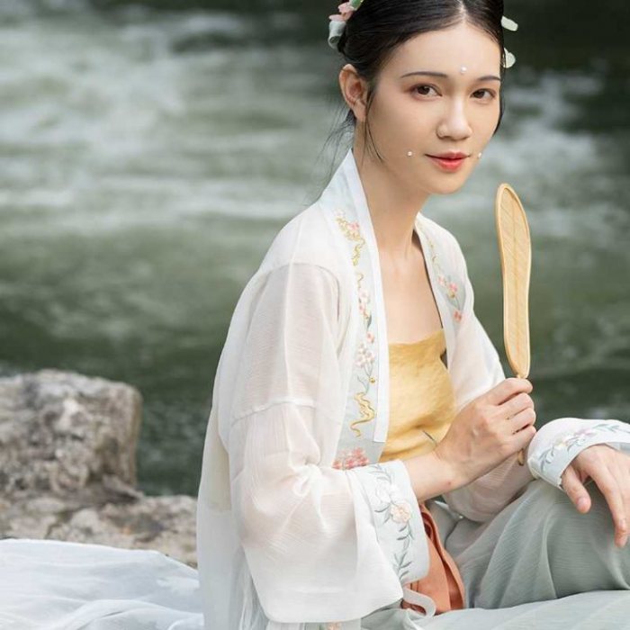 图片动态：九曲阑珊宋裤三件套抹茶今晚八点准时开售！-图片5