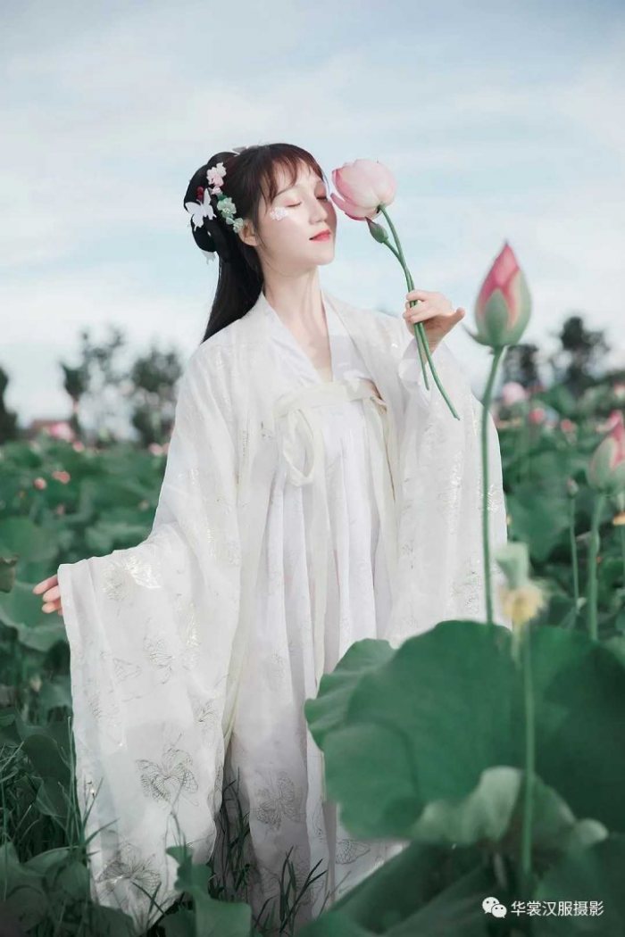 图片动态：【大理华裳古风摄影】怎么在夏天拍出好看的汉服组？
     -图片2