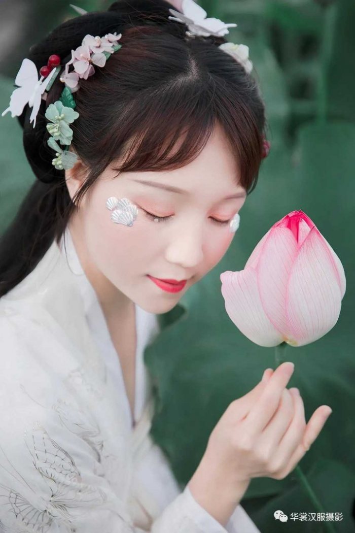 图片动态：【大理华裳古风摄影】怎么在夏天拍出好看的汉服组？
     -图片1