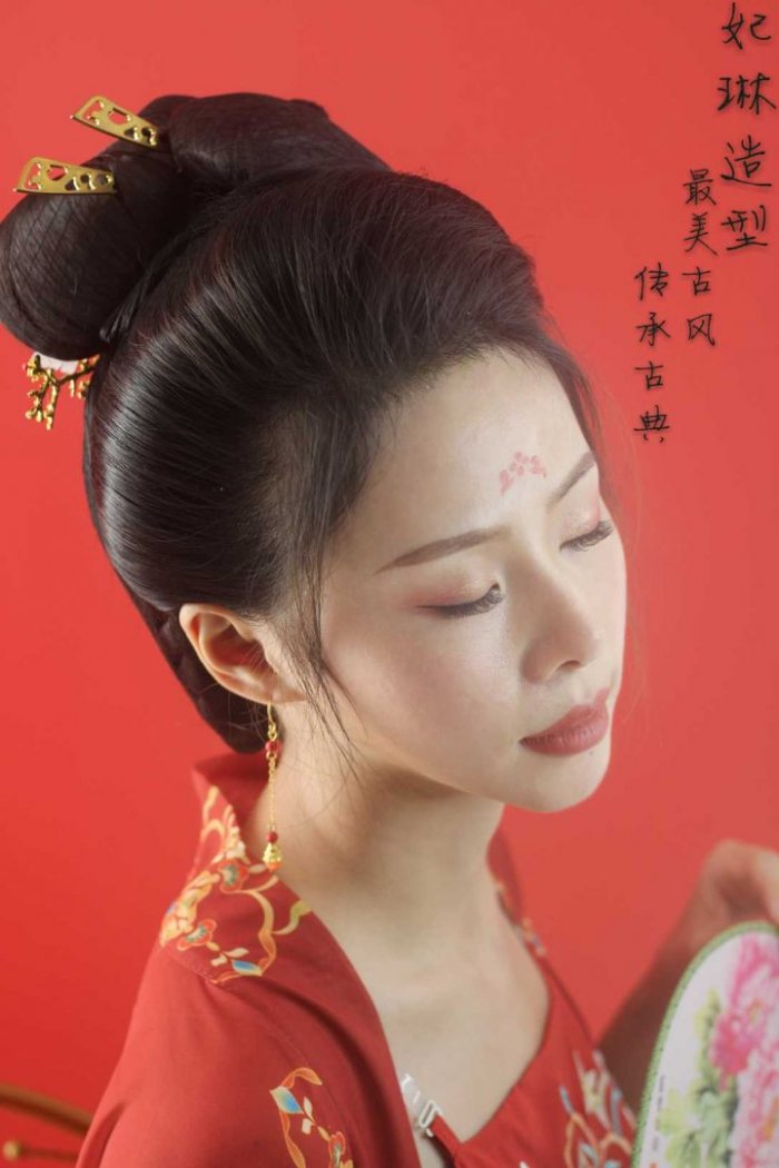 图片动态今天的小姐姐超适合古代舞姬妆发哦