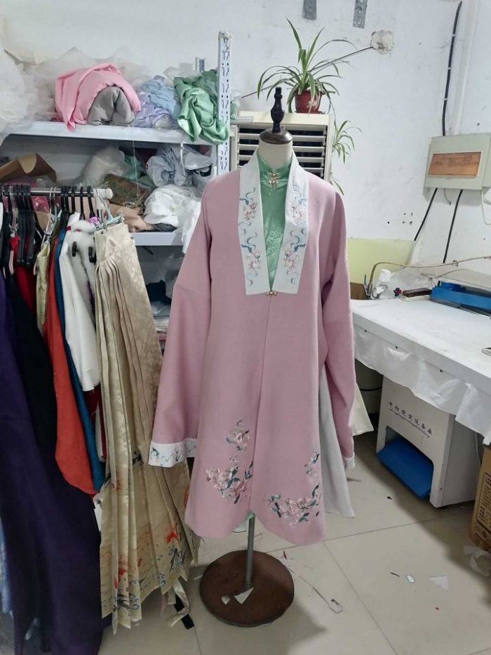 图片动态：苏州专业汉服工厂，定制加工一条龙服务，可打板打样做大小单，汉-图片5