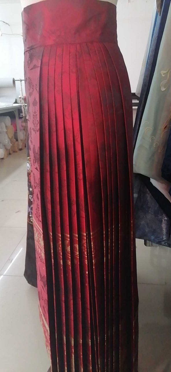 图片动态:大家好,我这边是汉服工厂,设计,打板打样定制加工一条龙,欢迎-图片3