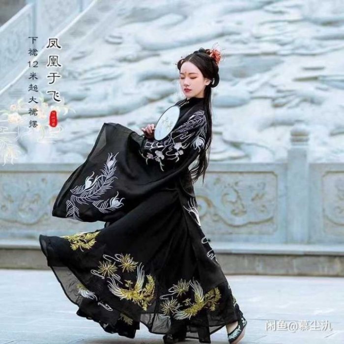 图片动态：河汉涓埃凤凰于飞十二米摆绝版xl
全新白色1600出
走咸鱼-图片1