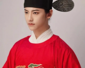 汉服可以有多帅？本以为妖扬够惊艳了，看到鹿荼白：一眼万年